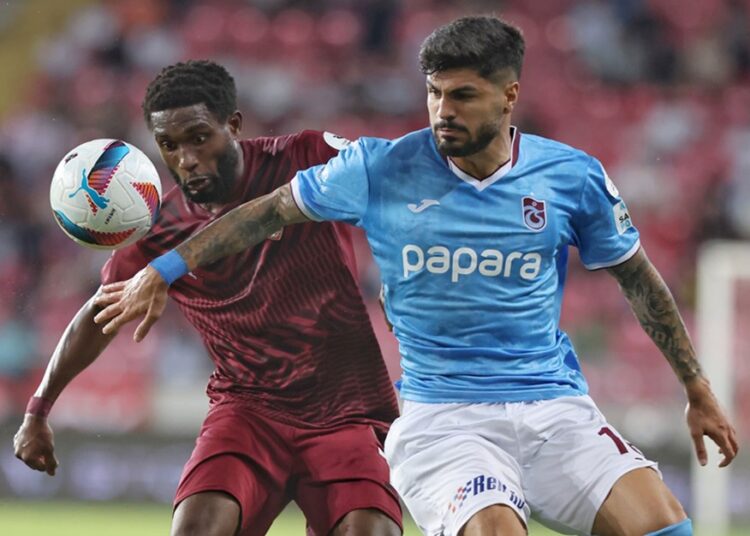 Trabzonspor, Süper Lig tarihinde bir ilke imza attı; yerel basın yerden yere vurdu 1 Trabzonspor, Süper Lig tarihinde bir ilke imza attı; yerel basın yerden yere vurdu