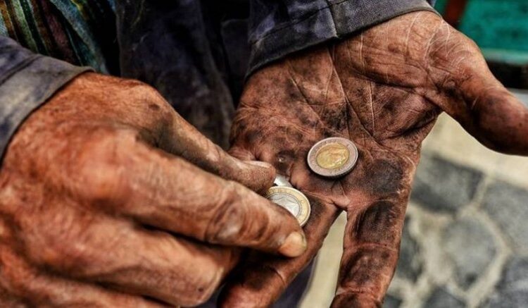 Suna Yaman yazdı I Suni tartışmalar, asıl can yakan sorunları gölgeliyor 1 Suna Yaman yazdı I Suni tartışmalar, asıl can yakan sorunları gölgeliyor