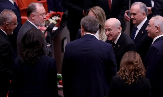 Bahçeli'den 'DEM Parti' açıklaması: "Beni harekete geçiren Cumhurbaşkanımızın konuşması" 1 Bahçeli’den ‘DEM Parti’lilerle tokalaşma’ hakkında şaşırtan açıklama: Barışı sağlamak lazım