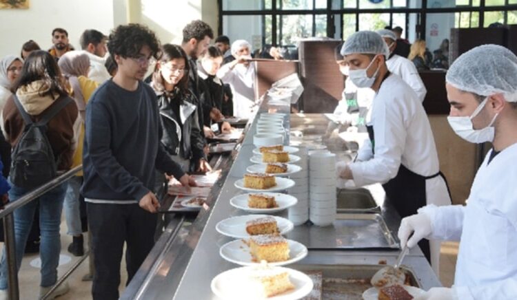 Dicle Üniversitesi’nde 'askıda yemek' dönemi 1 Dicle Üniversitesi’nde ‘askıda yemek’ dönemi