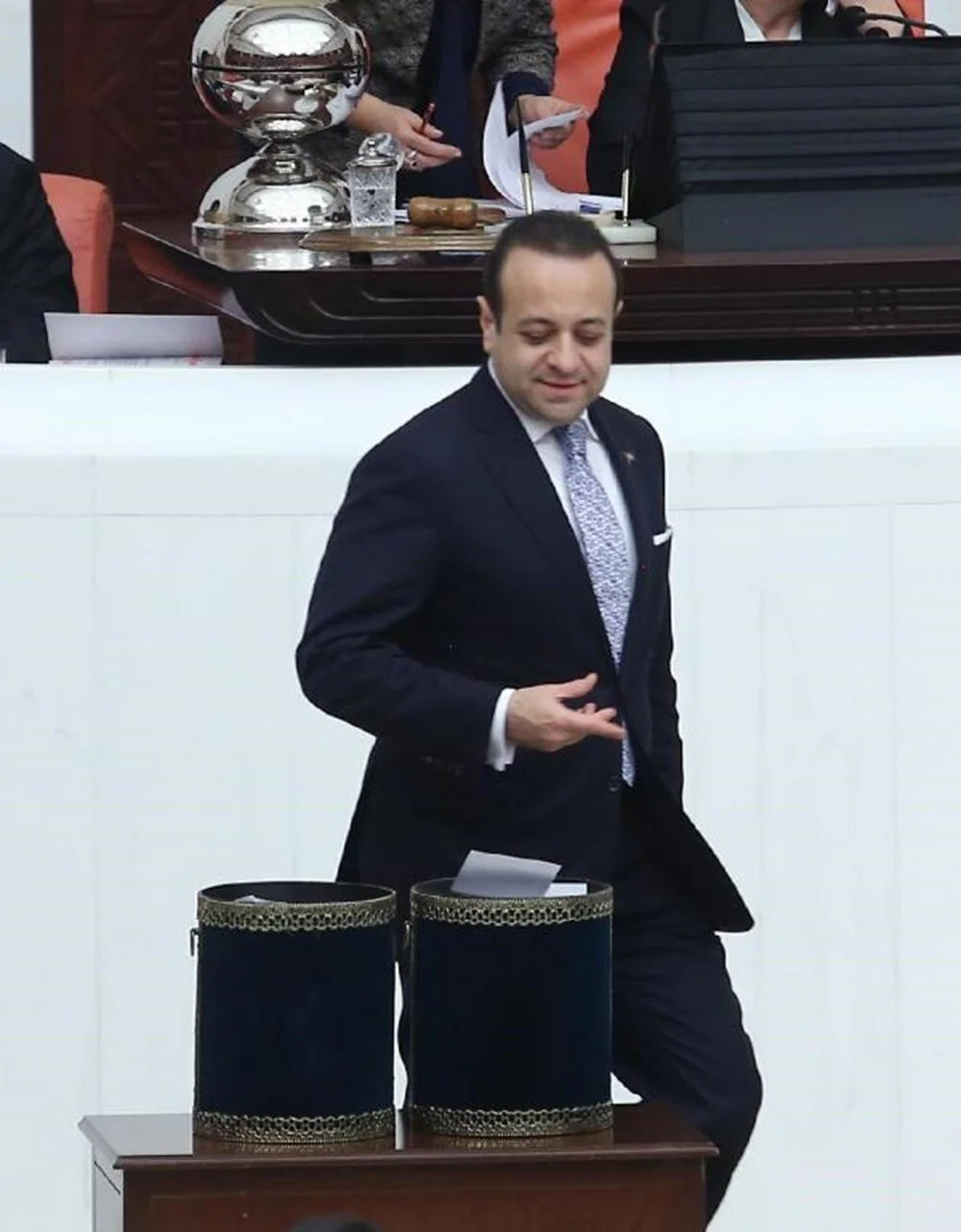 Metin Feyzioğlu Prag büyükelçisi oldu, Egemen Bağış’a henüz yeni bir görev yok 3 Metin Feyzioğlu Prag büyükelçisi oldu, Egemen Bağış’a henüz yeni bir görev yok