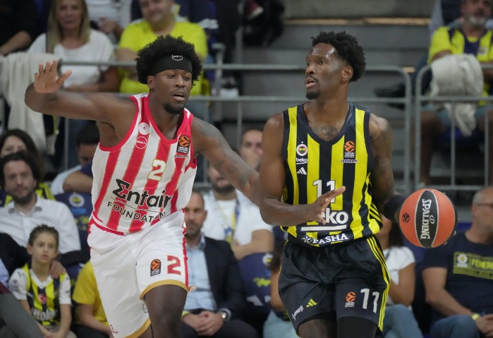 Fenerbahçe, Olympiakos'u evine eli boş gönderdi: 82-71 1 Fenerbahçe, Olympiakos’u evine eli boş gönderdi: 82-71