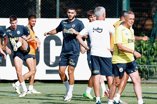 Mourinho, 2 oyuncunun biletini kesti: Listede sezonun flaş transferi de var 1 Mourinho, 2 oyuncunun biletini kesti: Listede sezonun flaş transferi de var