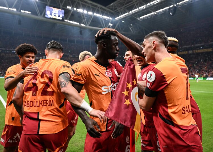 Derbinin kazananı Galatasaray: Liderliği perçinledi 1 Derbinin kazananı Galatasaray: Liderliği perçinledi