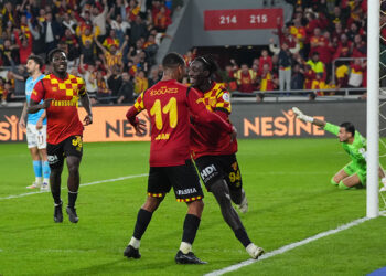 60 dakika 10 kişi oynayan Göztepe, Trabzonspor’u 90+2’de yıktı