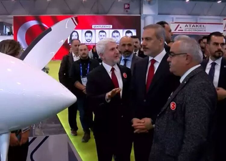 Savunma sanayi fuarında Hakan Fidan’a ‘İsrail’ tepkisi: Soru soran vatandaşa anında müdahale…