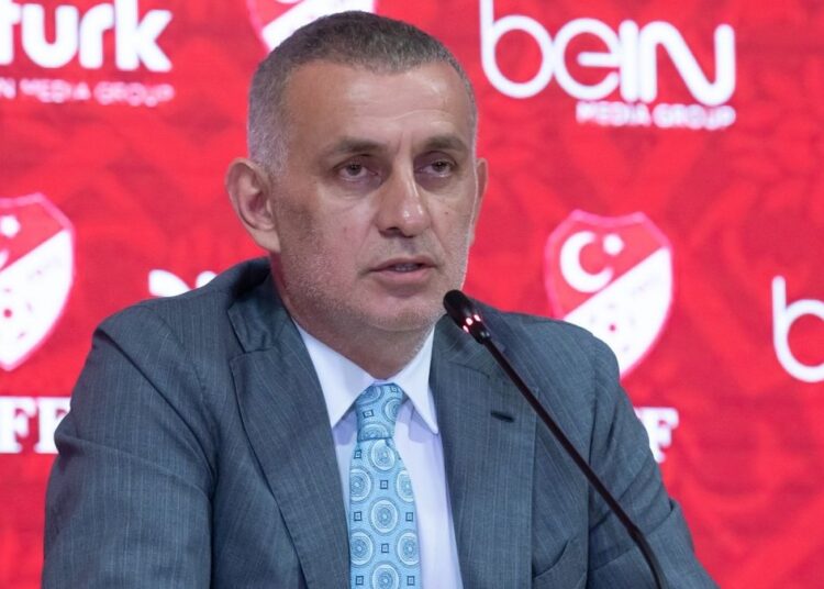 TFF Başkanı Hacıosmanoğlu'ndan milli futbolculara Bodrum'da villa vaadi: Cebimden vereceğim 1 TFF Başkanı Hacıosmanoğlu’ndan milli futbolculara Bodrum’da villa vaadi: Cebimden vereceğim