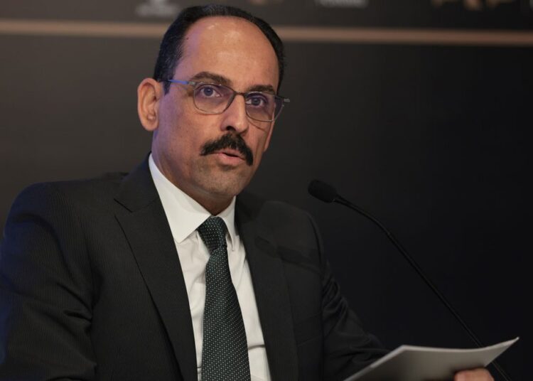 'Al sana parti devleti': MİT Başkanı Kalın, AK Parti MKYK toplantısına katılmış 1 ‘Al sana parti devleti’: MİT Başkanı Kalın, AK Parti MKYK toplantısına katılmış