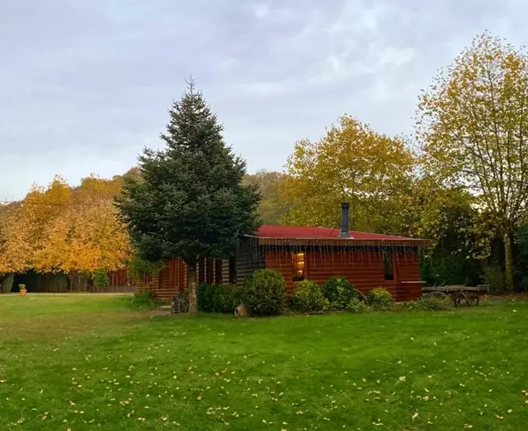 Ünlü isim ekranlara ara verdi; çiftliğinde doğayla baş başa 4 Ünlü isim ekranlara ara verdi; çiftliğinde doğayla baş başa