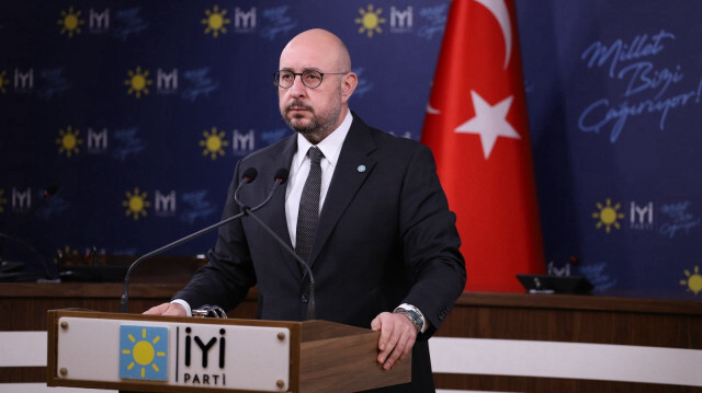 İYİ Parti Genel Sekreteri Uğur Poyraz'a 'dolandırıcılık' fezlekesi hazırlandı 2 İYİ Parti Genel Sekreteri Uğur Poyraz'a 'dolandırıcılık' fezlekesi hazırlandı