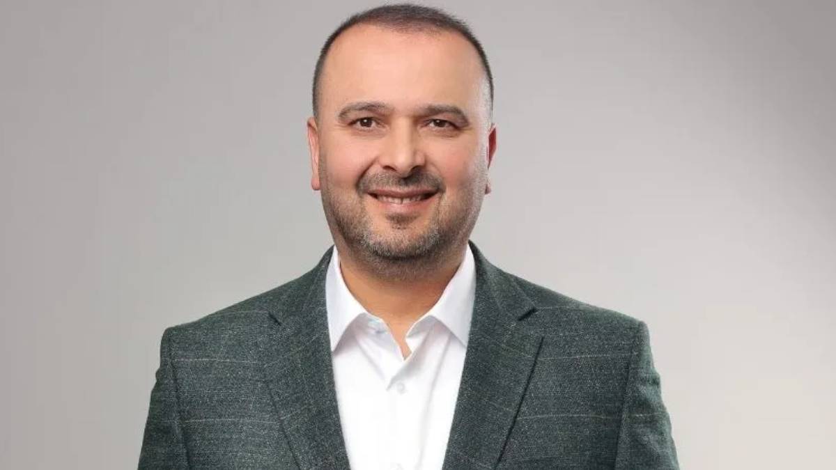 Burger King açılışına katılan AK Partili başkan: “Sadece kurdele kestim, yemek yemedim!” 3 Burger King açılışına katılan AK Partili başkan: “Sadece kurdele kestim, yemek yemedim!”