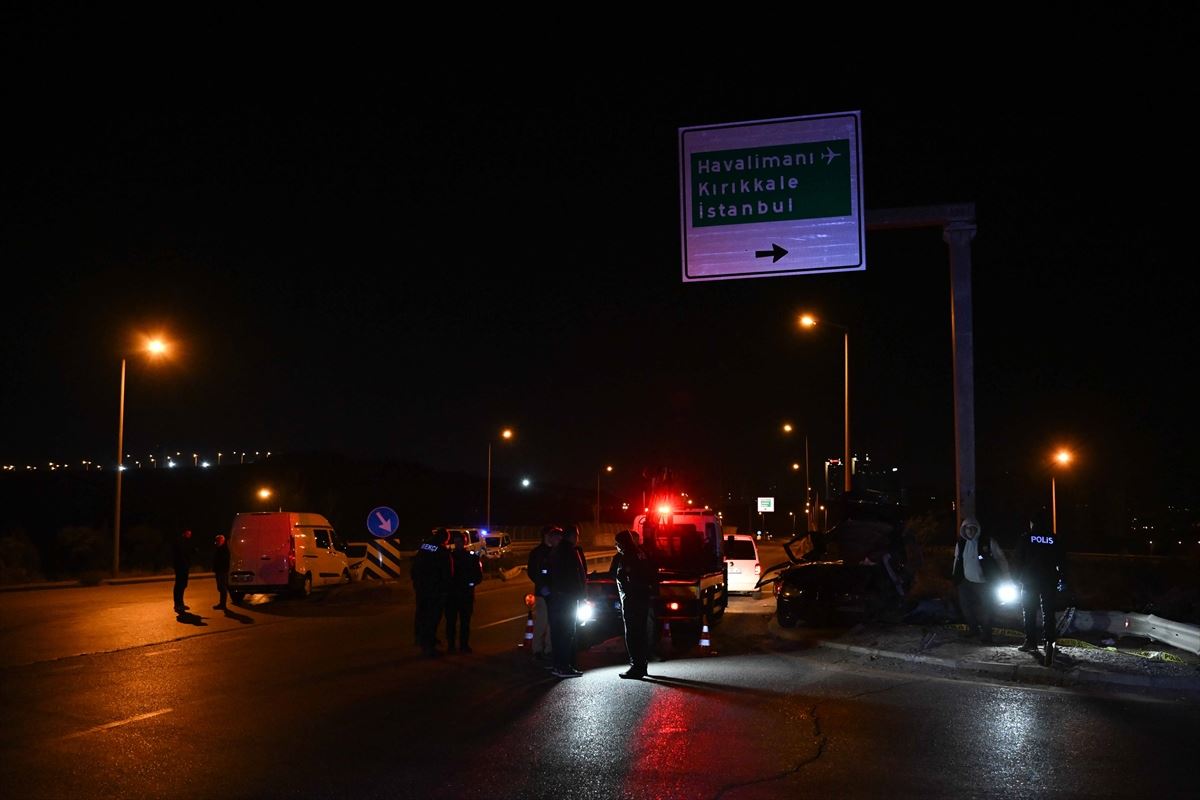 Ankara’da korkunç kaza: Tabelaya çarpan araçtaki 4 kişi hayatını kaybetti 2 Ankara’da korkunç kaza: Tabelaya çarpan araçtaki 4 kişi hayatını kaybetti