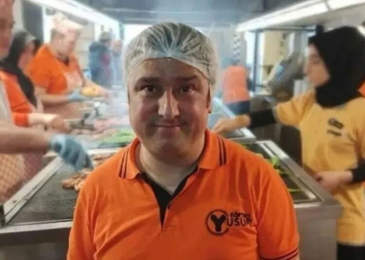 Köfteci Yusuf'tan sürpriz hamle: Futbol kulübüne sponsor oldu 1 Köfteci Yusuf’tan sürpriz hamle: Futbol kulübüne sponsor oldu