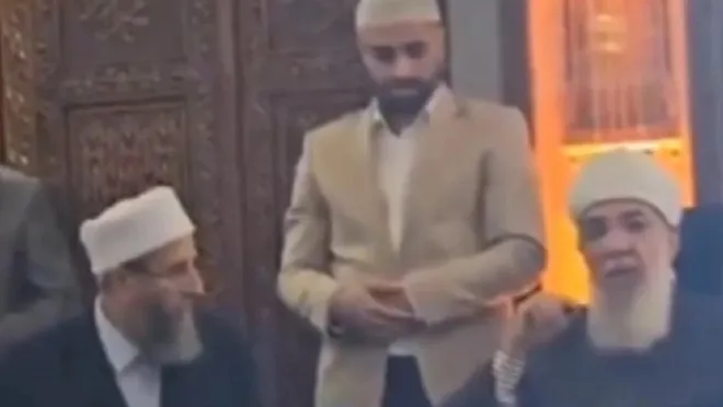 Menzil şeyhlerinin miras kavgasını mollalar çözemedi