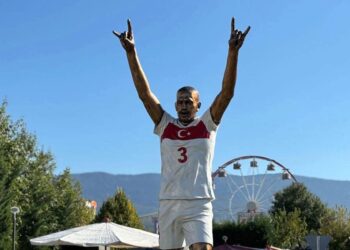 UEFA’nın cezası sonrası Tanju Özcan söz vermişti: Merih Demiral’ın heykeli Bolu’ya dikildi