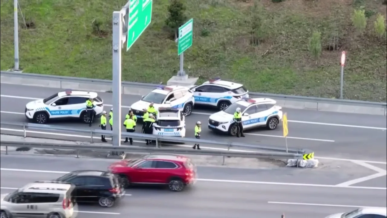 Eyüpsultan'da trafiği tehlikeye sokan motosikletlilere 251 bin lira ceza