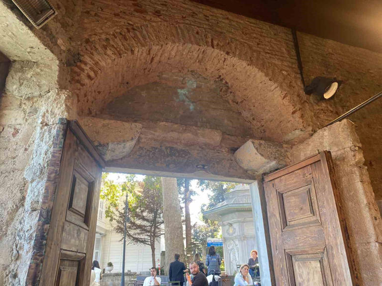 Tarihî muvakkithane binası, zincir kahveciye kiralandı 2 Tarihî muvakkithane binası, zincir kahveciye kiralandı