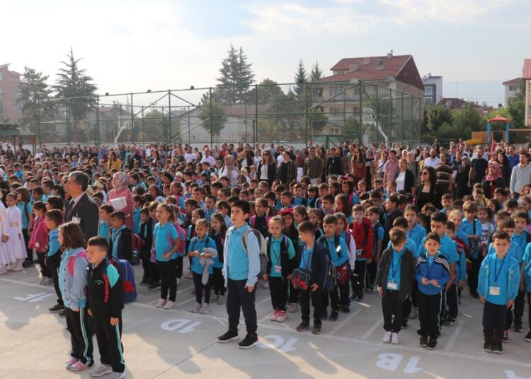 MEB, daha önce zorlaştırdığı açıköğretime geçişi kolaylaştırdı 1 MEB, daha önce zorlaştırdığı açıköğretime geçişi kolaylaştırdı