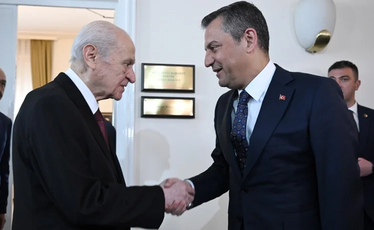 Bahçeli'nin Öcalan çağrısına Özgür Özel'den şartlı destek 1 Bahçeli’nin Öcalan çağrısına Özgür Özel’den şartlı destek