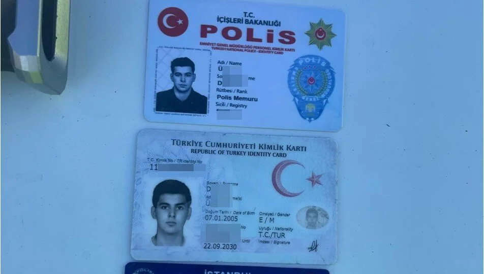 Sahte polis ve MİT kimliği taşıyan şüpheli köprüde yakalandı 2 Sahte polis ve MİT kimliği taşıyan şüpheli köprüde yakalandı