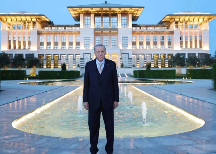 Saray’ın eylül harcaması 504 milyon lira! 40 bin emeklinin maaşına denk 1 Saray’ın eylül harcaması 504 milyon lira! 40 bin emeklinin maaşına denk