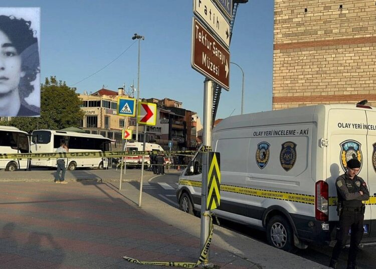 3 kişinin defnettiği katilin adı mezarına yazılmadı 1 3 kişinin defnettiği katilin adı mezarına yazılmadı