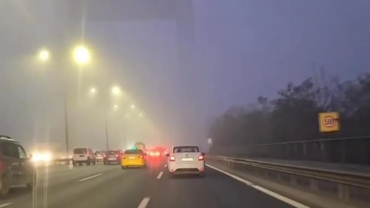 İstanbul'da yoğun sis: Vapur seferleri iptal edildi 3 İstanbul'da yoğun sis: Vapur seferleri iptal edildi