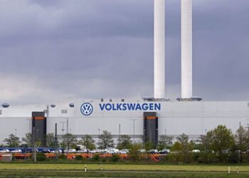 Volkswagen’in üç fabrikayı kapatma planı 650 bin çalışanı tedirgin etti