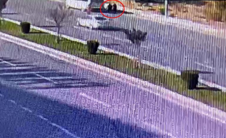 Afyon'da korkunç kaza: İndirdiği yolcuların iki kez üzerinden geçti