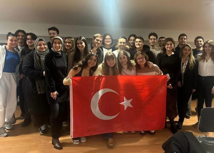 Rapor: ABD'de eğitim gören Türk öğrencilerin sayısı, son 15 yılda zirve yaptı 1 Rapor: ABD’de eğitim gören Türk öğrencilerin sayısı, son 15 yılda zirve yaptı