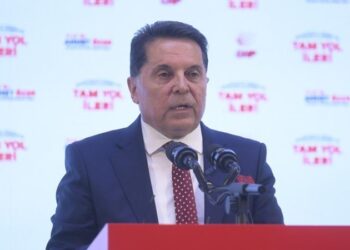 Cezaevindeki Ahmet Özer’den mesaj: Bugünler geçecek