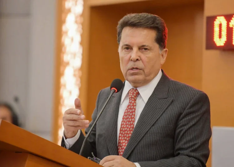 Ahmet Özer, kayyım yönetimine açtığı davayı kazandı, maaşı faiziyle ödenecek 1 Ahmet Özer’in tutukluluğuna yapılan itiraz reddedildi