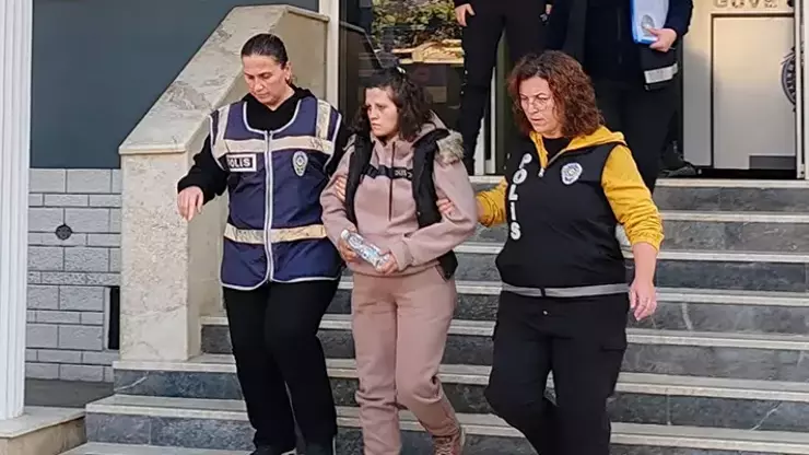 Babayı canlı yayındaki cenazede gören bakan, kelepçeyi çıkarttırmış