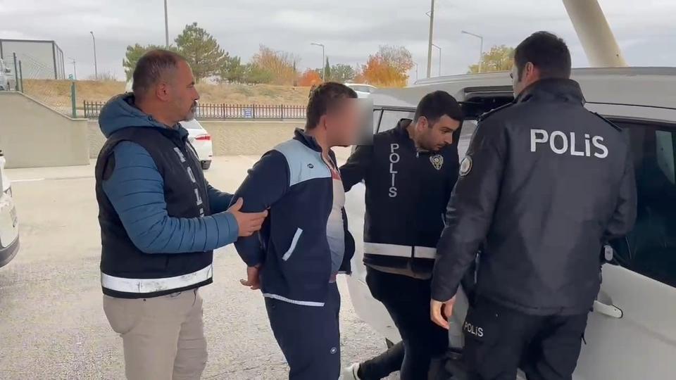 Tekirdağ’da 17 yaşındaki genç, okul müdürü annesini öldürdü!