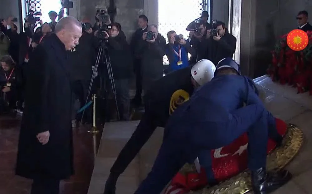 Erdoğan ve beraberindeki devlet erkanı, Atatürk'ün huzuruna çıktı 4 Erdoğan ve beraberindeki devlet erkanı, Atatürk'ün huzuruna çıktı