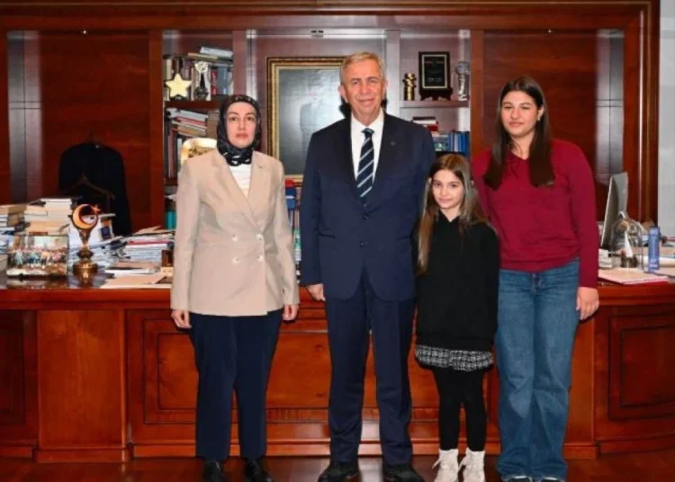 Ayşe Ateş'ten Mansur Yavaş'a: Bilinen bilinmeyen bütün iyilikleri için teşekkür ederim 1 Ayşe Ateş’ten Mansur Yavaş’a: Bilinen bilinmeyen bütün iyilikleri için teşekkür ederim
