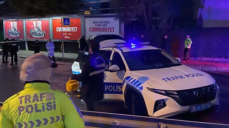 Kazaya müdahale eden trafik ekibine İETT otobüsü çarptı: 1 polis hayatını kaybetti