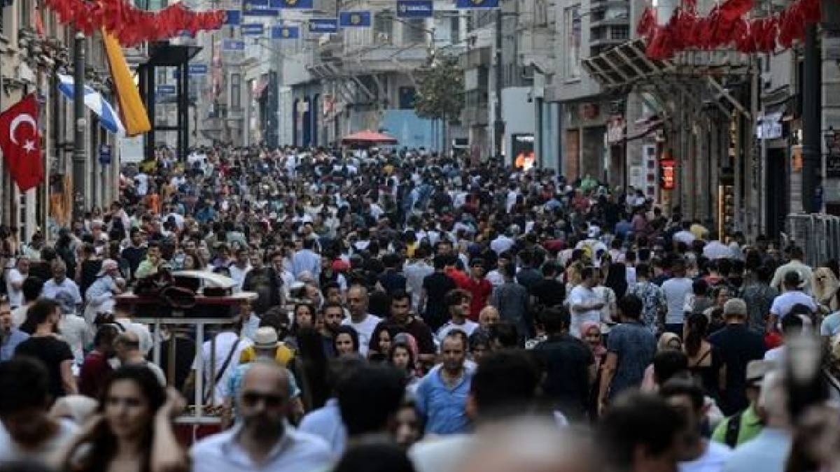 “Dünya aslında düz, aşı ile içimize çip yerleştirdiler!” Bilim dışı düşünce Türkiye'de yükseliyor 3 “Dünya aslında düz, aşı ile içimize çip yerleştirdiler!” Bilim dışı düşünce Türkiye'de yükseliyor