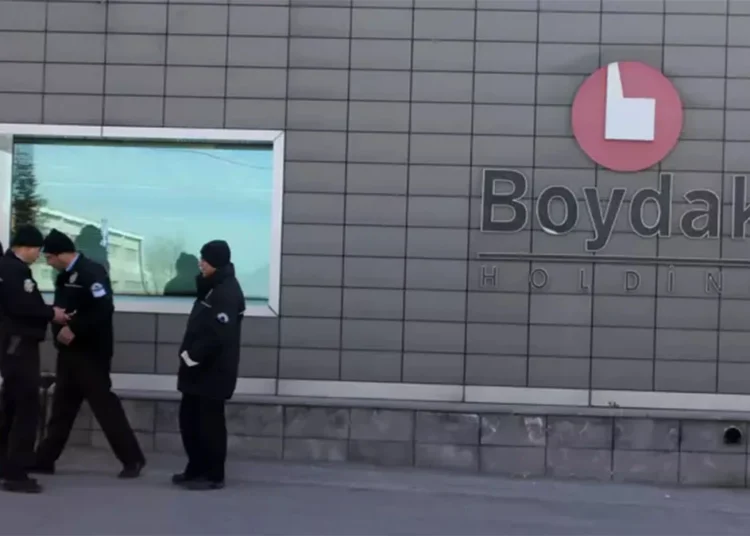 Boydak ailesinin Türkiye Finans’taki hisselerine el konuldu 1 Boydak ailesinin Türkiye Finans’taki hisselerine el konuldu