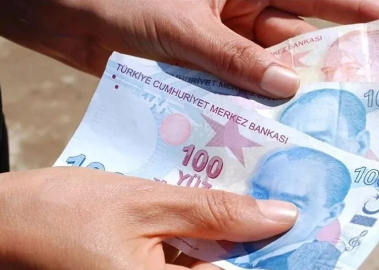 Bakanlıktan üniversitelilere 13 bin 750 TL burs desteği 1 Dolar bazında KYK burslarının değeri 20 yılın gerisinde