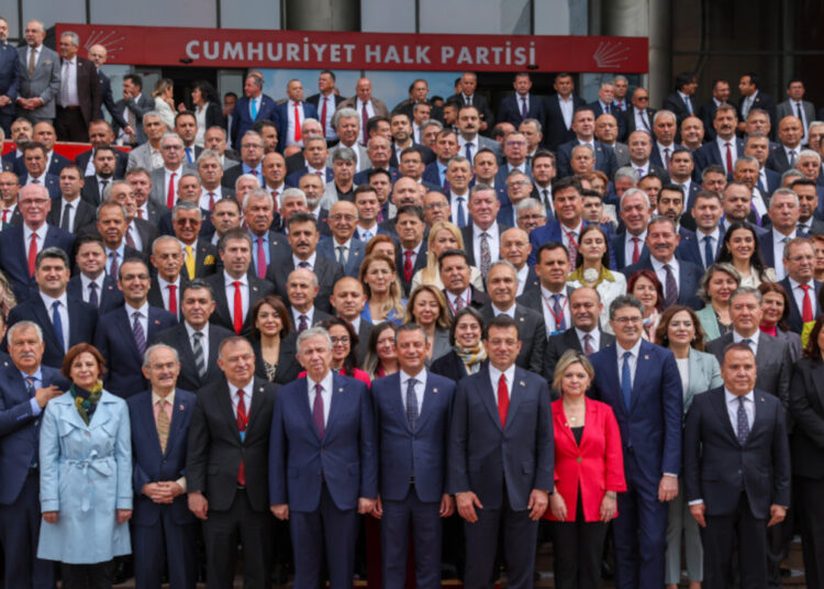 CHP, belediye konserlerine standart getirecek