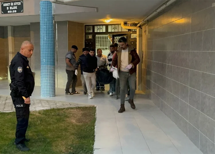 Bir kadın cinayeti daha… Çocuklarının annesini katletti! 1 Bir kadın cinayeti daha… Çocuklarının annesini katletti!