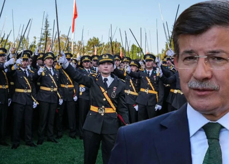 Davutoğlu teğmenlere verilen cezayı destekledi: 'Bu disiplinsizliktir' 1 Davutoğlu teğmenlere verilen cezayı destekledi: ‘Bu disiplinsizliktir’