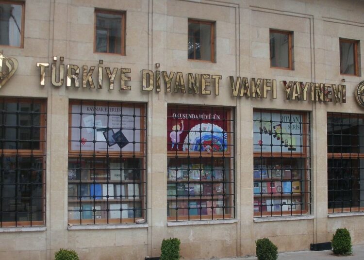 Diyanet’in yayınevi yöneticilerin özel matbaasına dönmüş