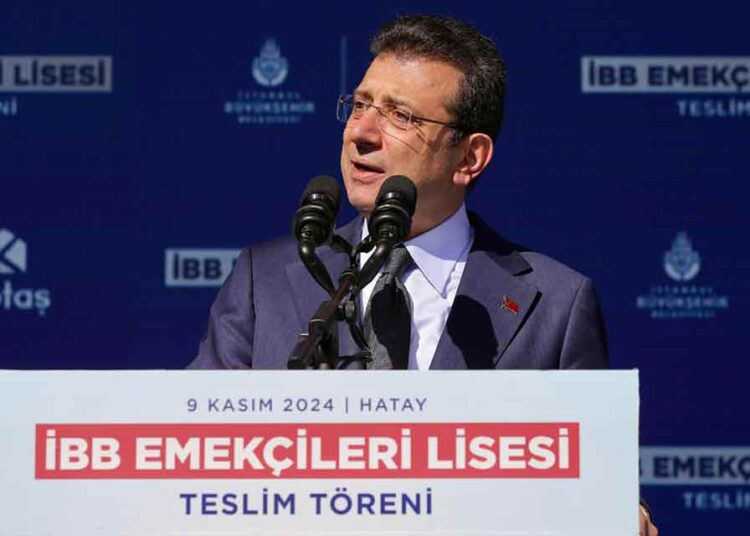 Ekrem İmamoğlu'ndan 'ahmak davası' çıkışı: Vız gelir, tırıs gider 1 Ekrem İmamoğlu’ndan ‘ahmak davası’ çıkışı: Vız gelir, tırıs gider