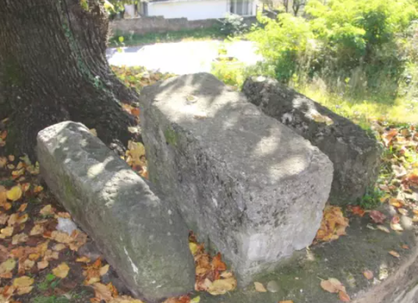 Oturak yapılıp üzerinde çay içilen taş 1.800 yıllık çıktı 3 Oturak yapılıp üzerinde çay içilen taş 1.800 yıllık çıktı