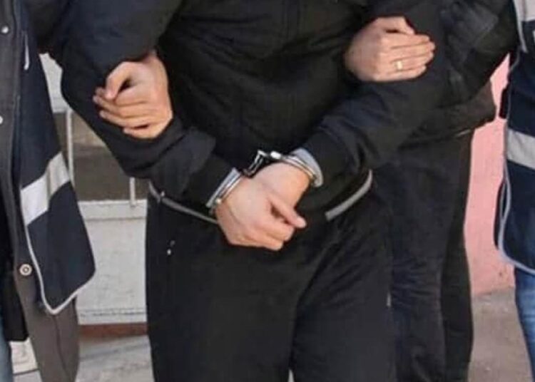 Sokaklar suçlu dolu: 22 suçtan aranan firari yakalandı