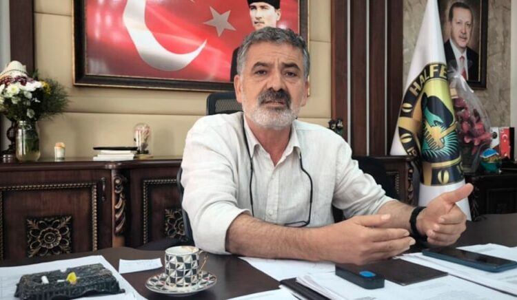 Görevden alınarak yerine kayyum atanan Halfeti Belediye Başkanı Karayılan gözaltına alındı 1 Görevden alınarak yerine kayyum atanan Halfeti Belediye Başkanı Karayılan gözaltına alındı