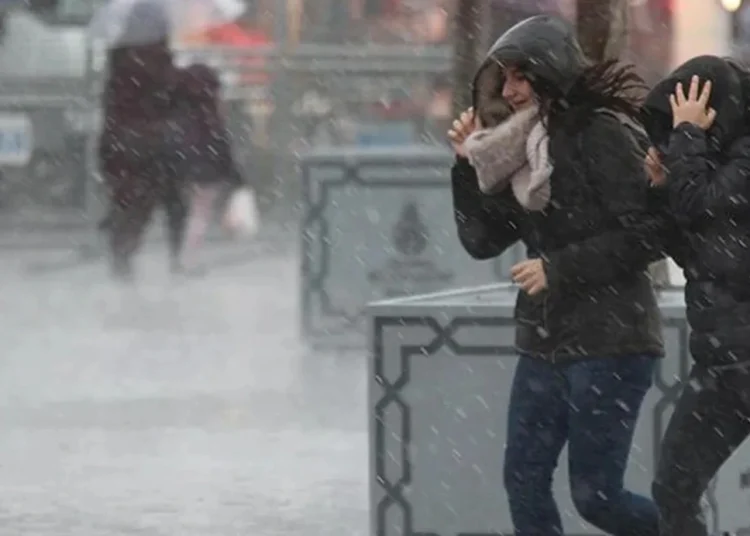 Meteoroloji'den İstanbul dahil birçok kent için uyarı! 1 Sıcaklıklar 10 derece birden düşecek