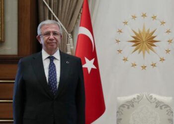 Hüsnü Yusuf Turabiç yazdı l Yavaş, Beştepe dolmuşuna erken bindi!